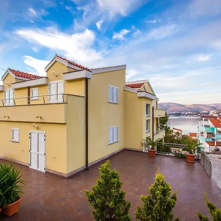 Luna Apartmán Trogir