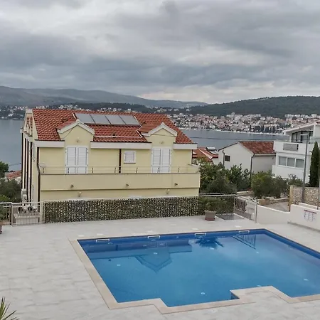 Apartman Luna *