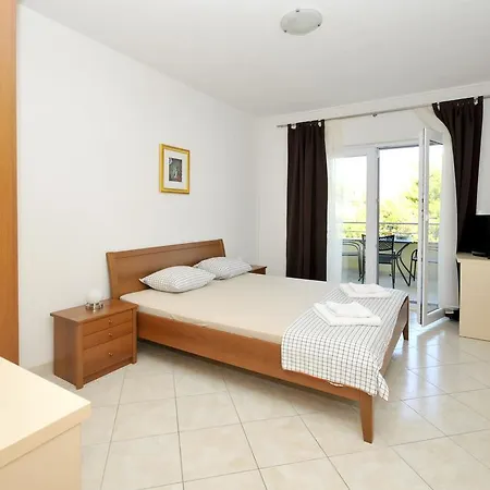 Luna Apartman *