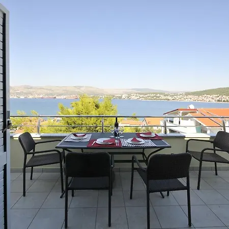 Luna * Trogir