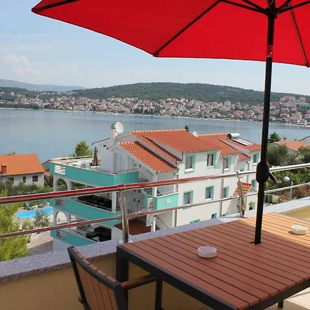 Luna Apartman Trogir