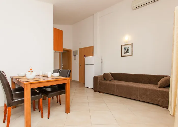 Luna Apartamento Trogir