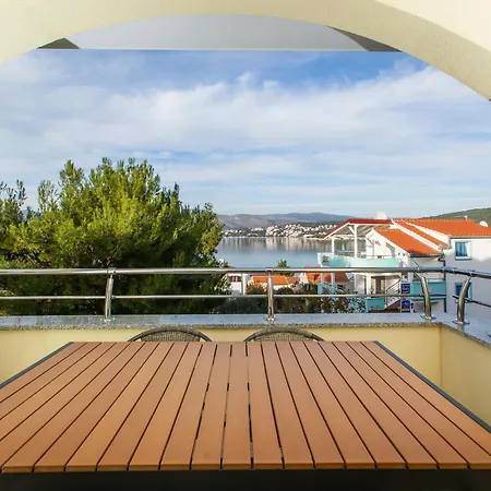 Luna * Trogir