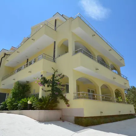 Luna דירה טרוגיר