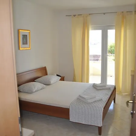 Luna Apartman *
