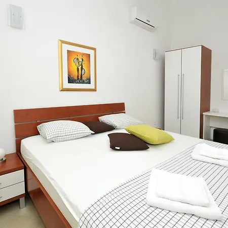 Luna Apartman *